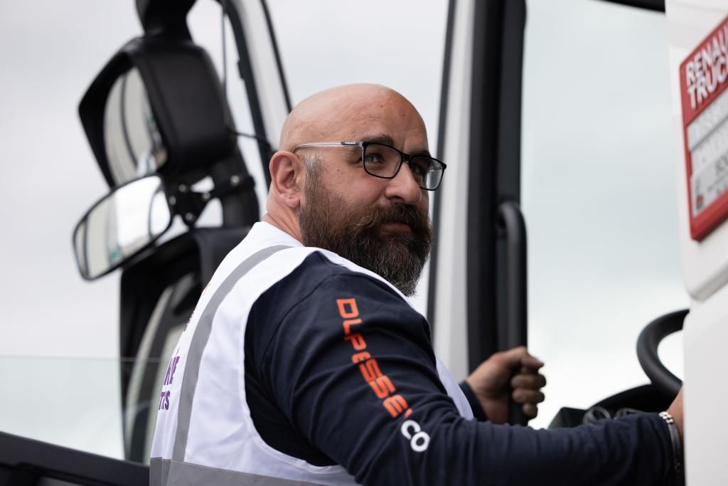 Conducteur dans un camion