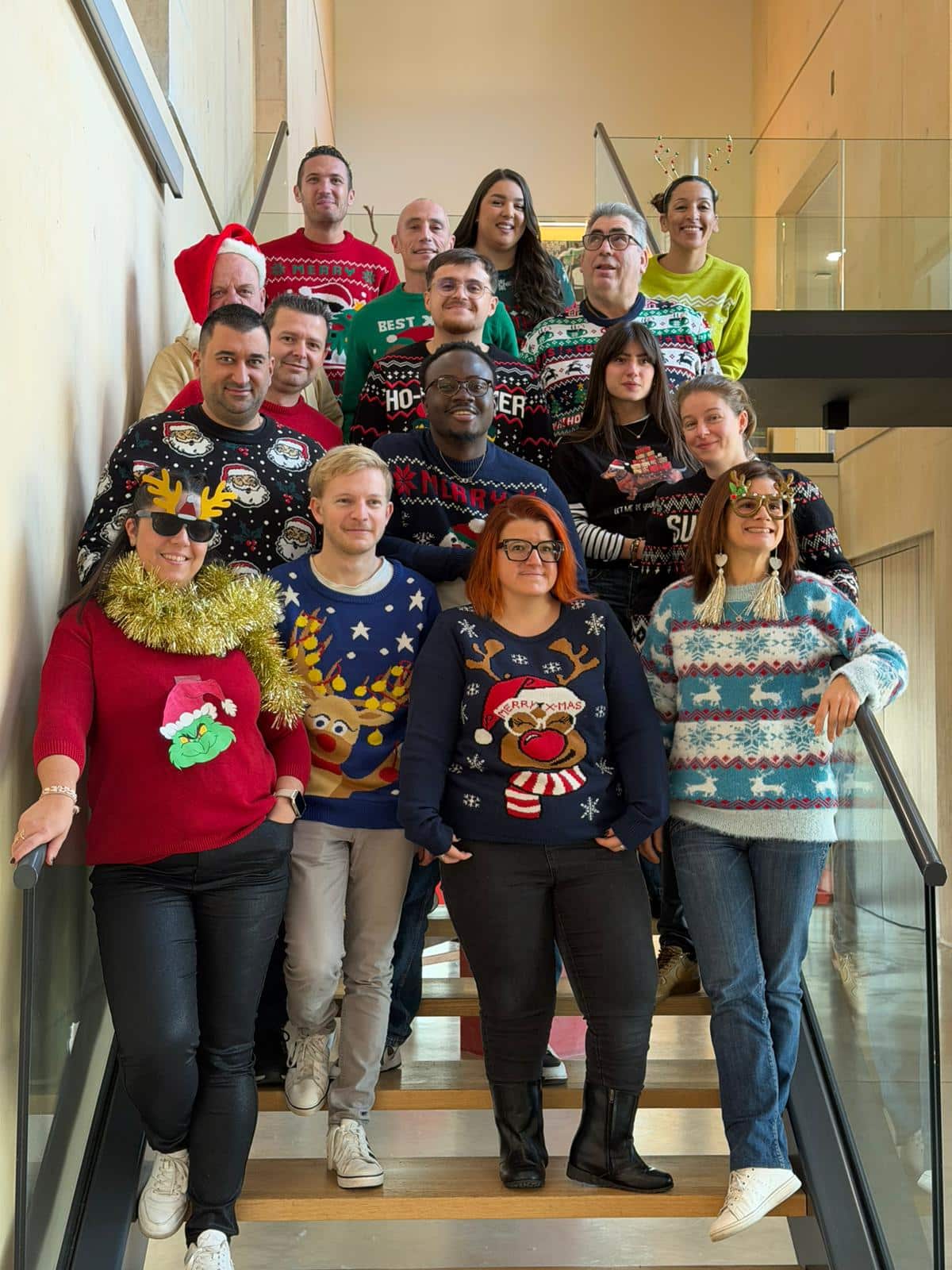 Notre team exploitation en pull moche de Noël 2026